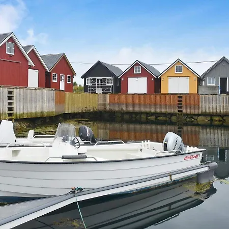 Feriehus Holiday Averoy Viii